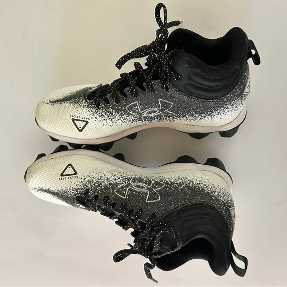 Under Armour Black and White Cleats - Picture 5 of 13